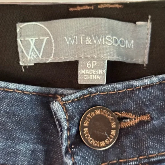 Wit & Wisdom Ab-Solution Skinny Jeans • Dark Wash • Size 6P - Picture 6 of 7